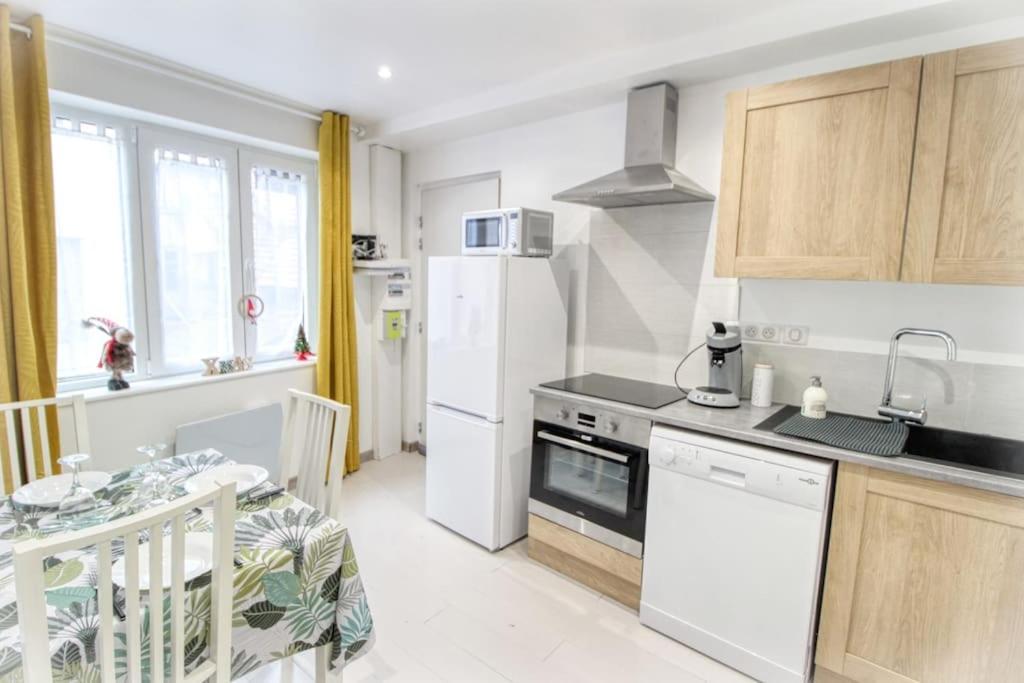 Appartement Cosy Plein Centre Montbéliard Exteriör bild